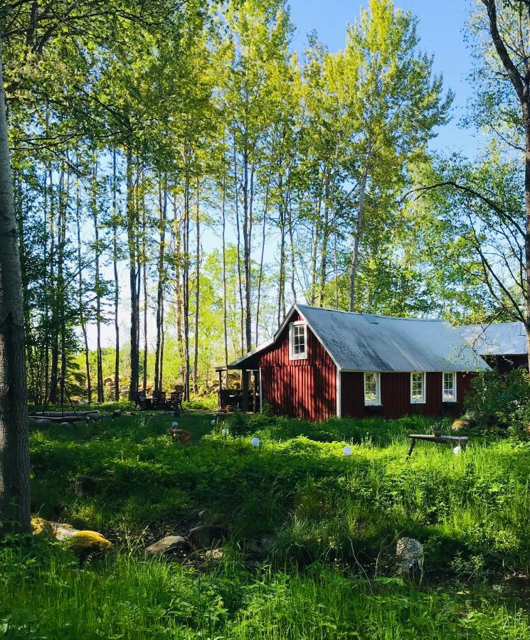 Bed and Breakfast Skrattande Ko Tingsryd Exteriér fotografie